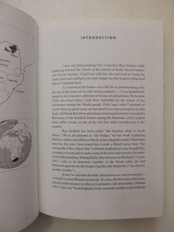 White Woman Witchdoctor, Tales from the African Life of Rae Graham - Taffy Gould McCallum