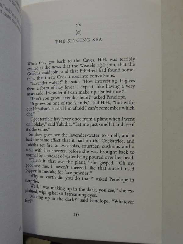 The Talking Parcel - Gerald Durrell       1st Edition 1974