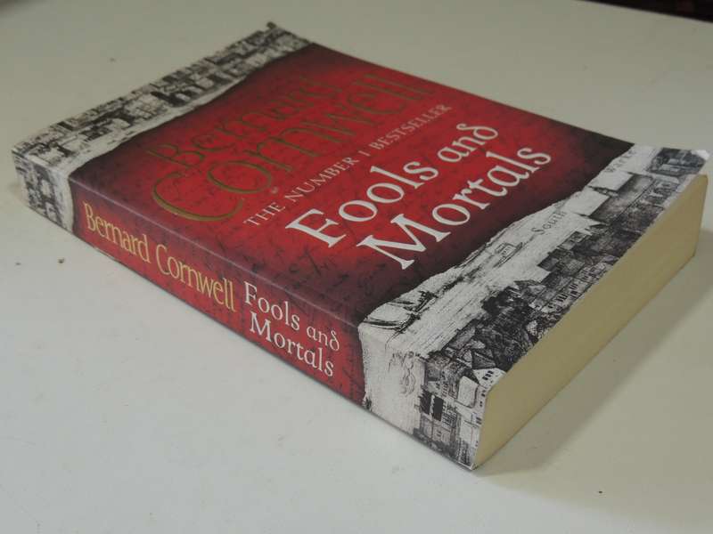 Fools and Mortals - Bernard Cornwell