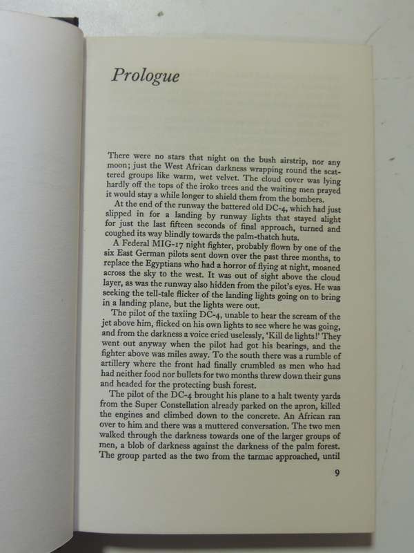 The Dogs Of War (1st English Edition) - Frederick Forsyth 1974