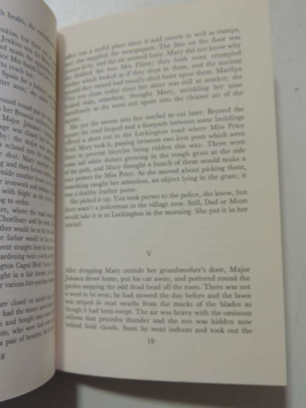 No Medals For The Major - Margaret Yorke  (1st Edition)  1974