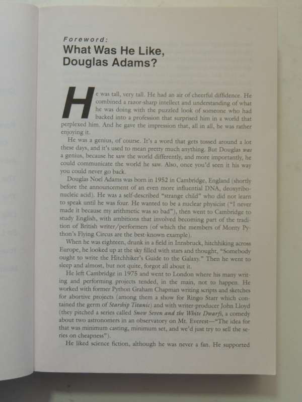 The Ultimate Hitchhiker's Guide to the Galaxy - Douglas Adams