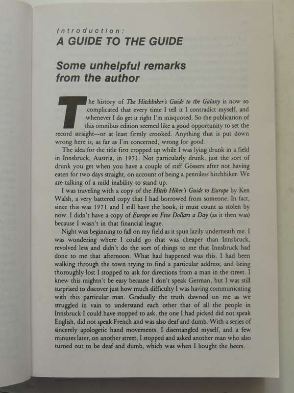 The Ultimate Hitchhiker's Guide to the Galaxy - Douglas Adams