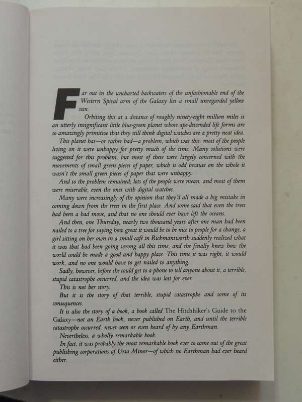 The Ultimate Hitchhiker's Guide to the Galaxy - Douglas Adams