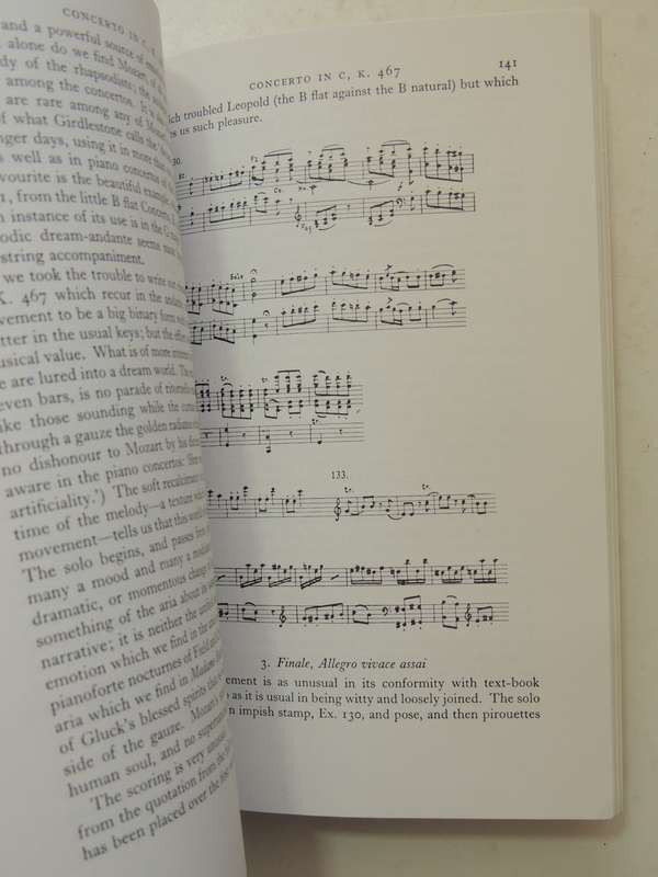 A Companion To Mozart's Piano Concertos - Arthur Hutchings