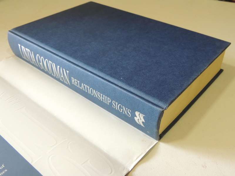 Linda Goodman's Relationship Signs - Linda Goodman        Hard Cover