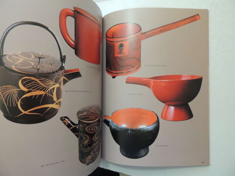 Japanese Detail: Traditional Table And Kitchenware - Sadao Hibi