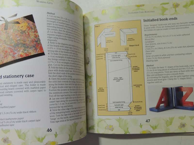 Creative Gifts To Make At Home - Annette Claxton, Mary Lawrence & Cheryl Owen