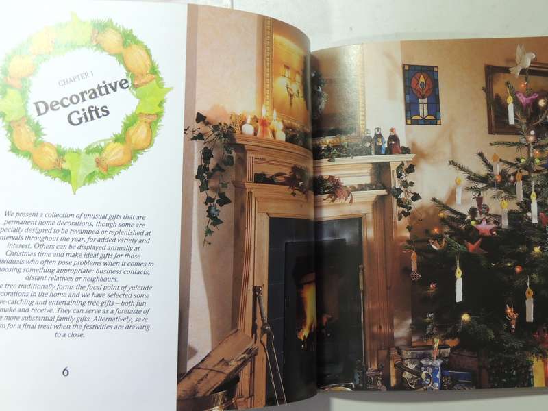 Creative Gifts To Make At Home - Annette Claxton, Mary Lawrence & Cheryl Owen