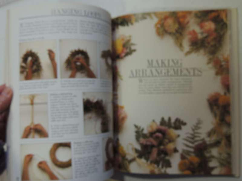 The Complete Book of Dried Flowers - Malcolm Hiller, Colin Hilton