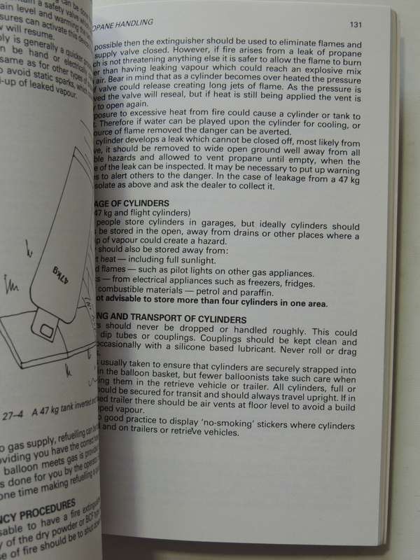 The Ballooning Manual - Pilots, Retrieve Crews, Observers  Bob & Carol Howes
