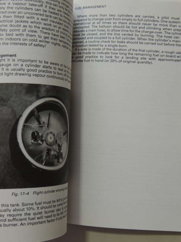 The Ballooning Manual - Pilots, Retrieve Crews, Observers  Bob & Carol Howes