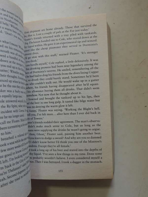 The Grim Company - Sword of the North -  Luke Scull