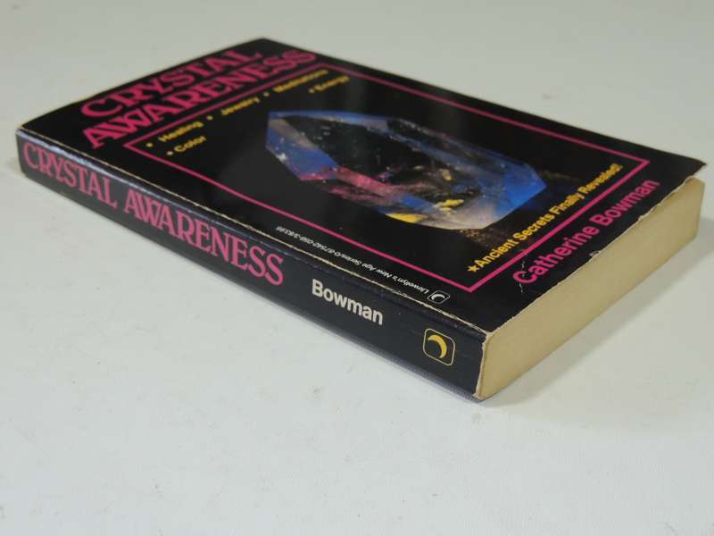 Crystal Awareness (Llewellyn's New Age) - Catherine Bowman