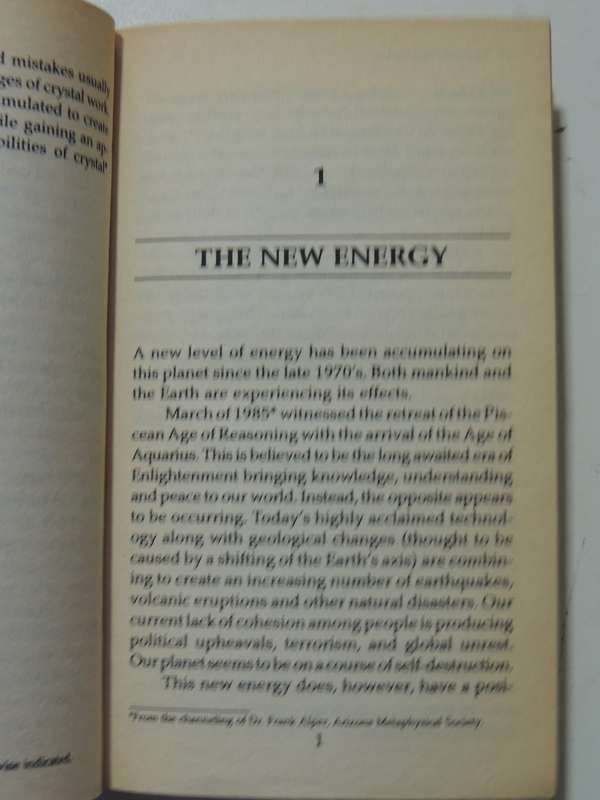 Crystal Awareness (Llewellyn's New Age) - Catherine Bowman
