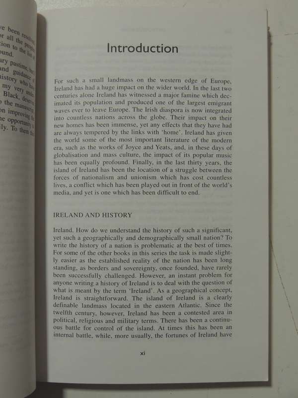 A History Of Ireland - Mike Cronin