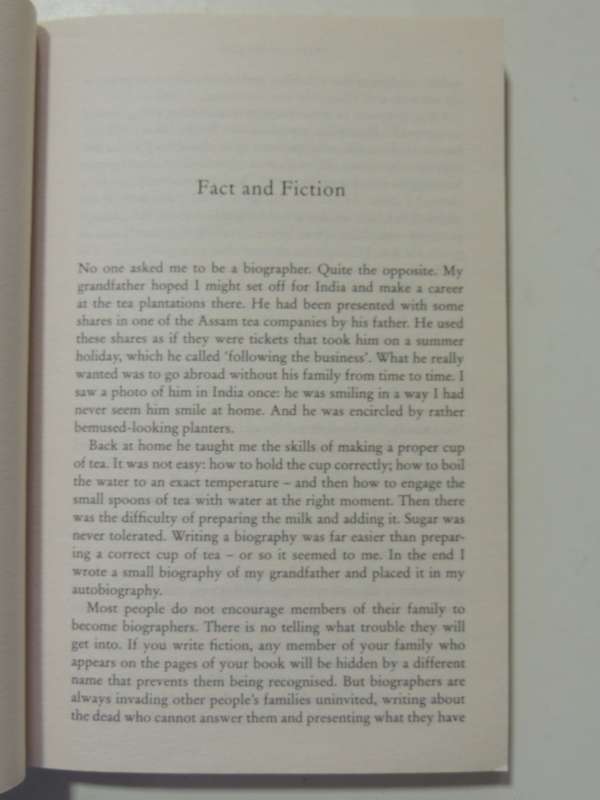 Facts And Fiction: A Book Of Storytelling - Michael Holroyd