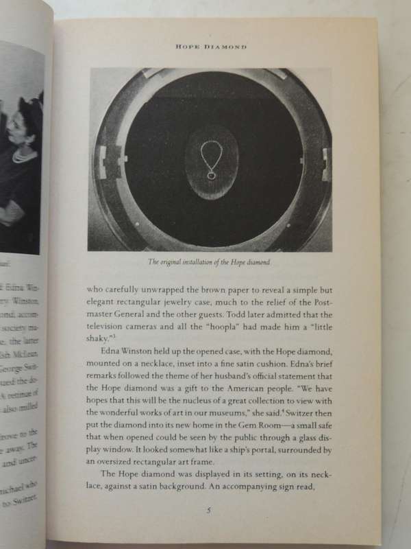 Hope Diamond: The Legendary History Of A Cursed Gem - Richard Kurin