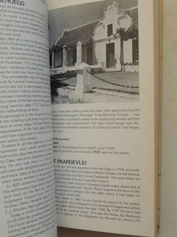 A Concise Guide To Cape Dutch Houses - Phillida Brooke Simons