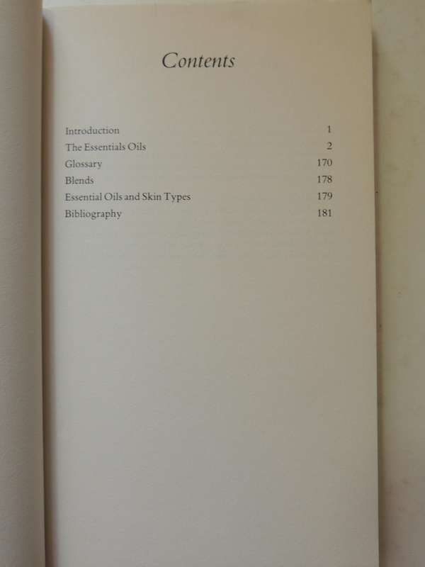 The Directory Of Essential Oils - Wanda Sellar