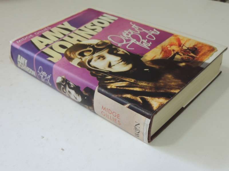 Amy Johnson: Queen Of The Air - Midge Gillies