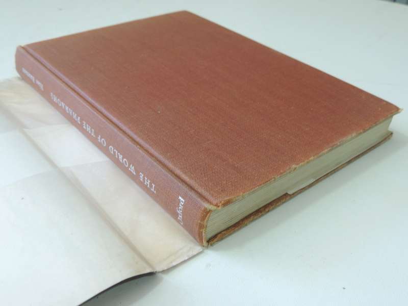 The World of the Pharaohs - Hans Baumann