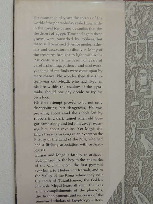 The World of the Pharaohs - Hans Baumann