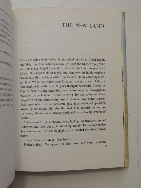 The World of the Pharaohs - Hans Baumann