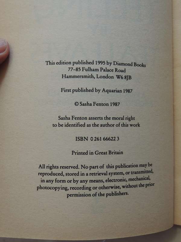 Fortune-Telling By Tea Leaves: A Practical Guide To The Ancient Art Of Tasseography- Sasha Fenton