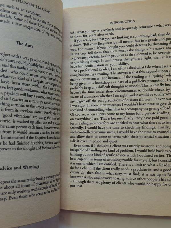 Fortune-Telling By Tea Leaves: A Practical Guide To The Ancient Art Of Tasseography- Sasha Fenton