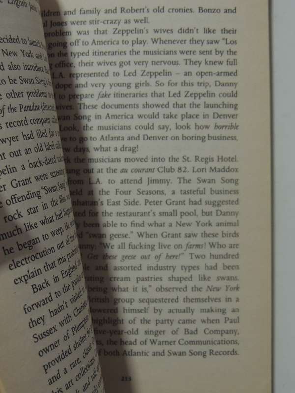 Hammer Of The Gods: Led Zepplin Unauthorized - Stephen Davis