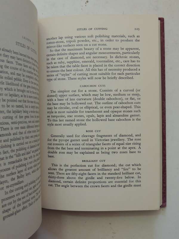 Practical Gemmology: A Study Of The Identification Of Gem-Stones, Pearls And Ornamental Minerals (3r