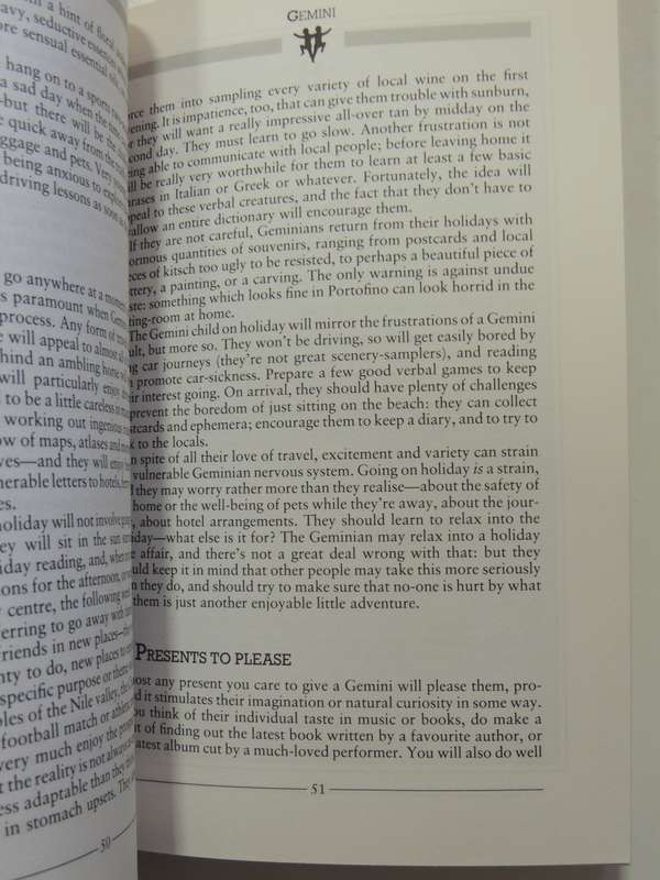 Life Signs - An Astrological Guide to the Way we Live - Julia & Derek Parker