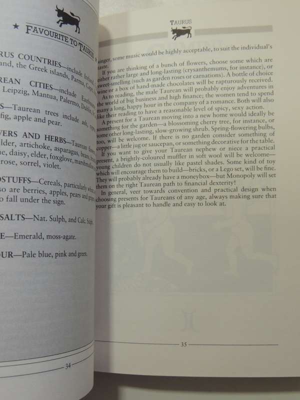Life Signs - An Astrological Guide to the Way we Live - Julia & Derek Parker