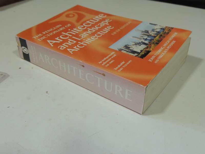 The Penguin Dictionary Of Architecture And Landscape Architecture (5th Ed) Fleming, Honour & Pevsner