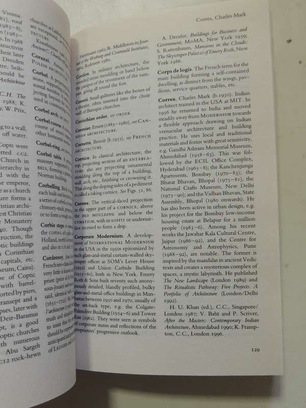 The Penguin Dictionary Of Architecture And Landscape Architecture (5th Ed) Fleming, Honour & Pevsner