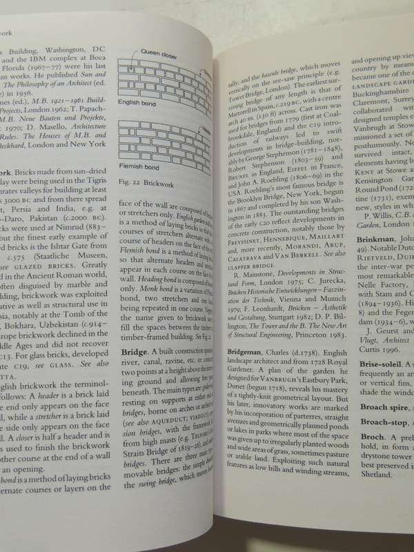 The Penguin Dictionary Of Architecture And Landscape Architecture (5th Ed) Fleming, Honour & Pevsner