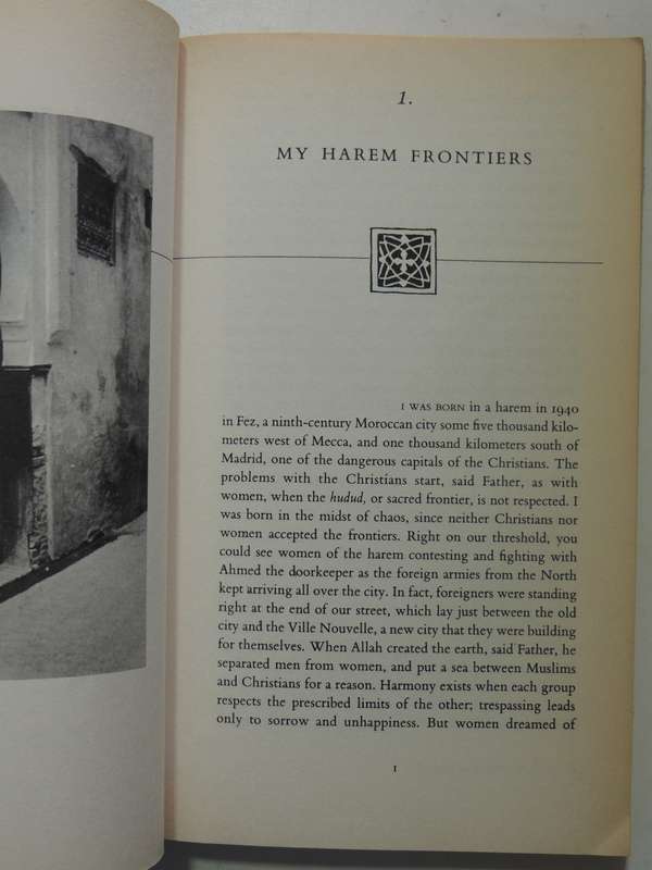 Dreams Of Trespass: Tales Of A Harem Childhood - Fatima Mernissi
