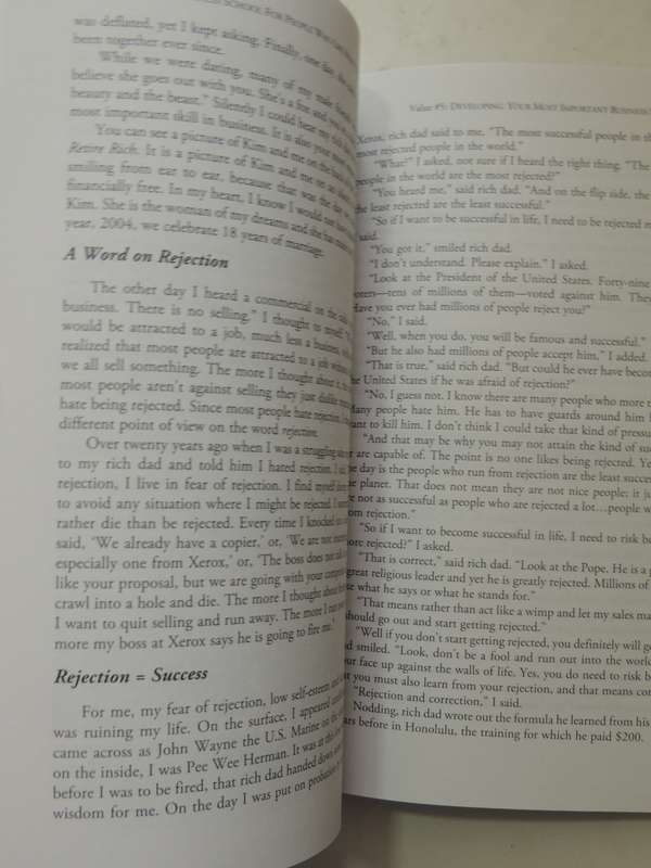 Rich Dad : The Business School For People Who Like Helping People - Robert Kiyosaki, Sharon Lechter