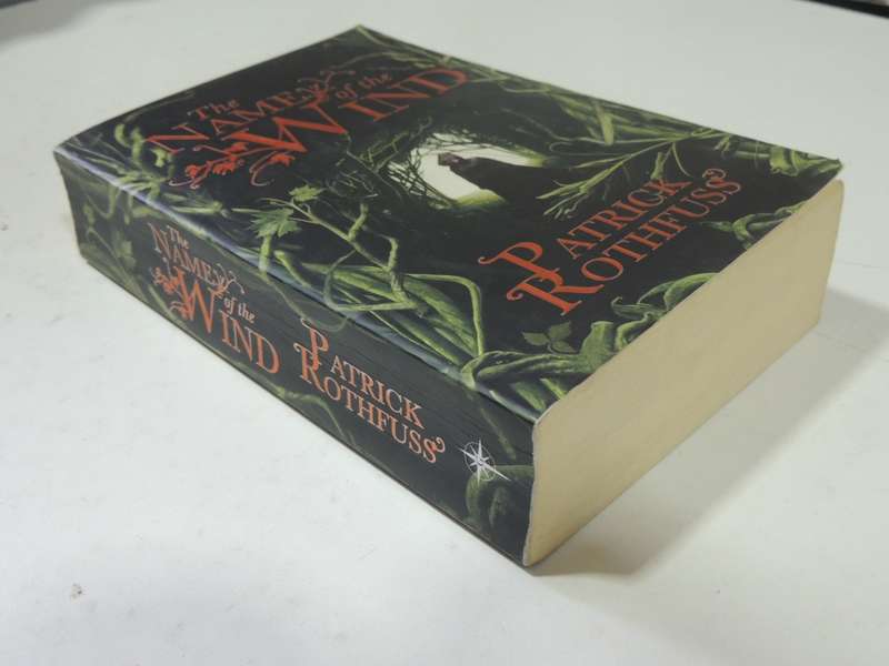 The Name of the Wind - Patrick Rothfuss