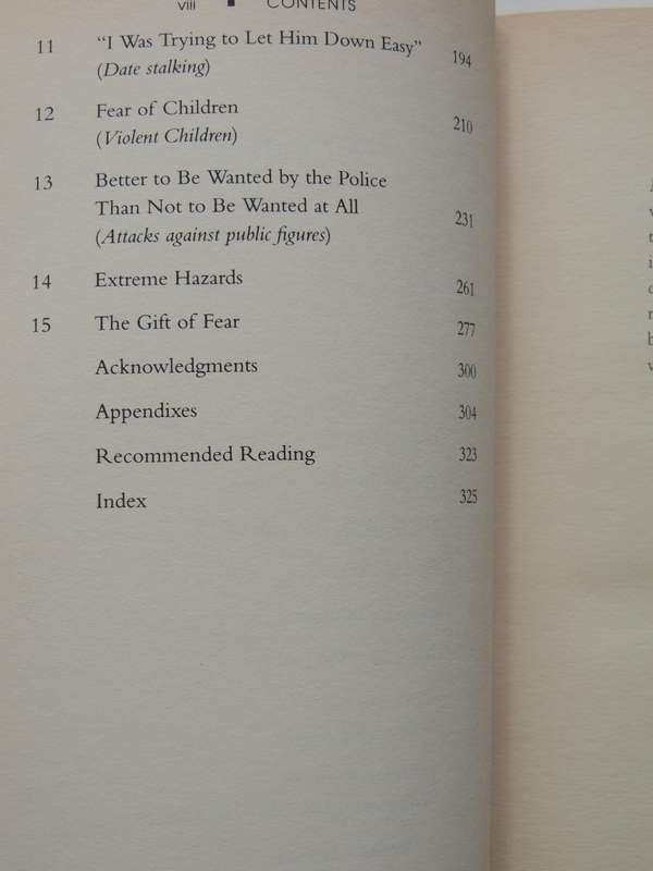 The Gift Of Fear: Survival Signals That Protect Us From Violence - Gavin De Becker