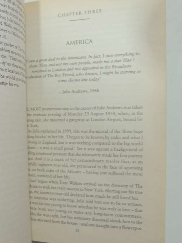 Julie Andrews - An Intimate Biography- Richard Stirling