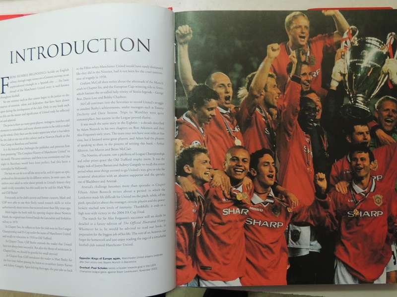 The Official Manchester United Illustrated History - Adam Bostock  2nd Edition Updated