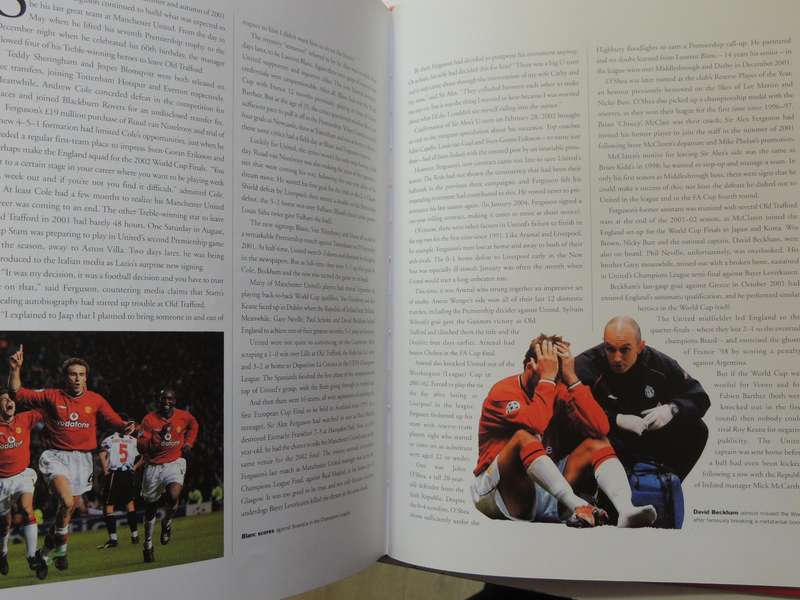 The Official Manchester United Illustrated History - Adam Bostock  2nd Edition Updated