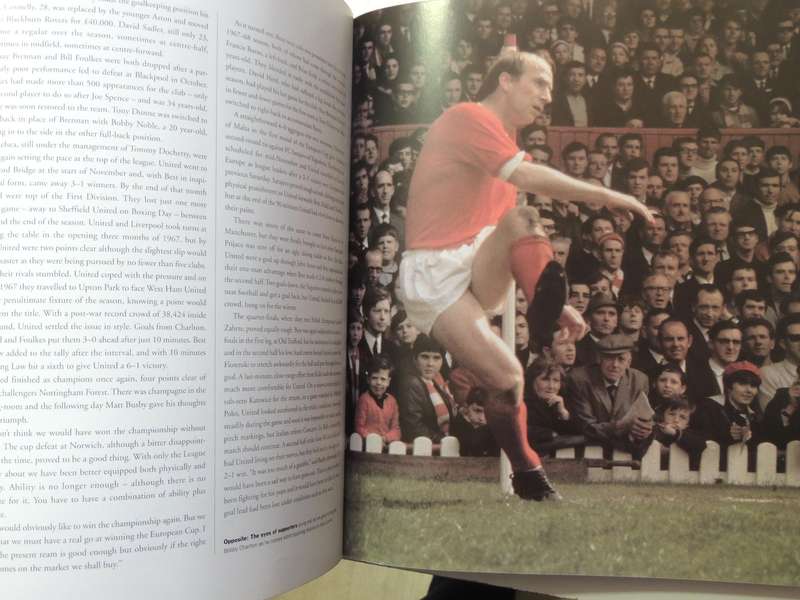 The Official Manchester United Illustrated History - Adam Bostock  2nd Edition Updated