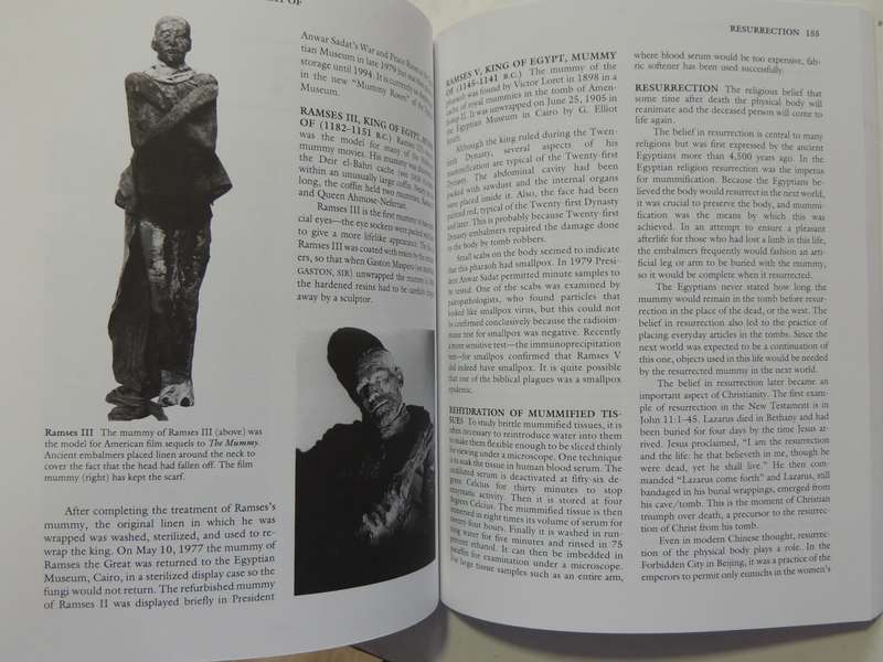 The Encyclopedia of Mummies - Bob Brier