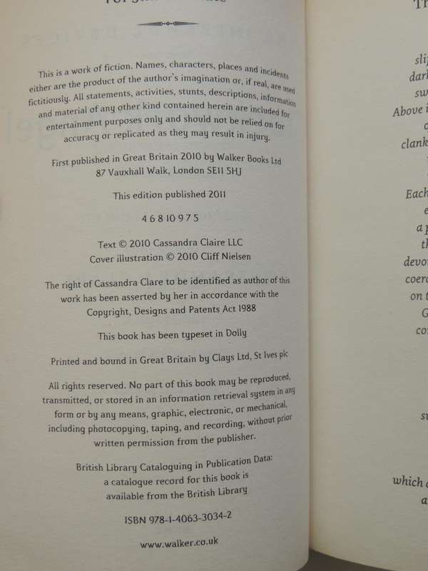 Clockwork Angel - The Infernal Devices Book 1 - Cassandra Clare