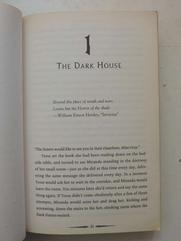 Clockwork Angel - The Infernal Devices Book 1 - Cassandra Clare