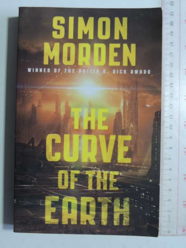 The Curve Of The Earth - Simon Morden