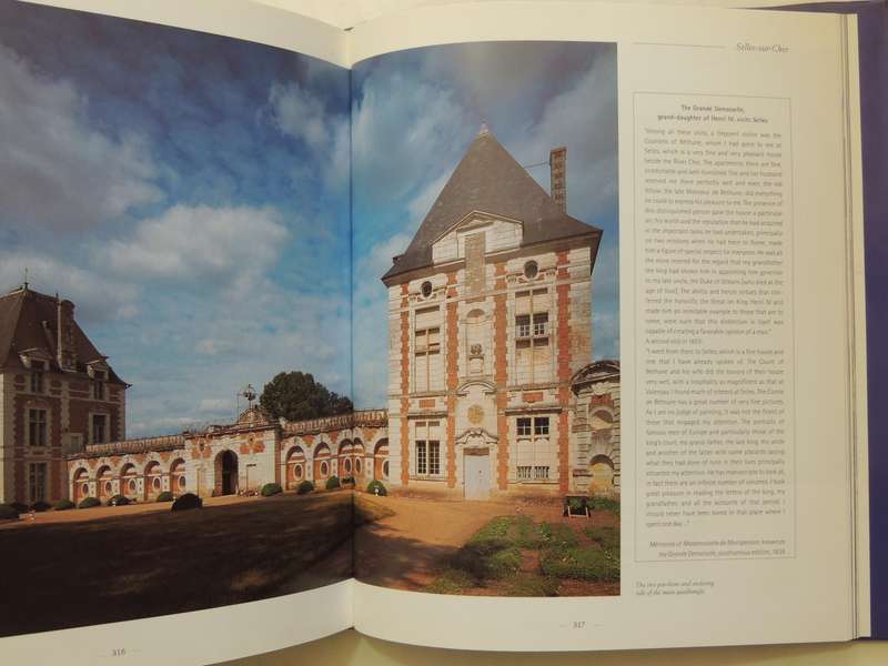 Chatteaux Of The Loire Valley - Robert Polidori & jean-Marie Perouse De Montclos